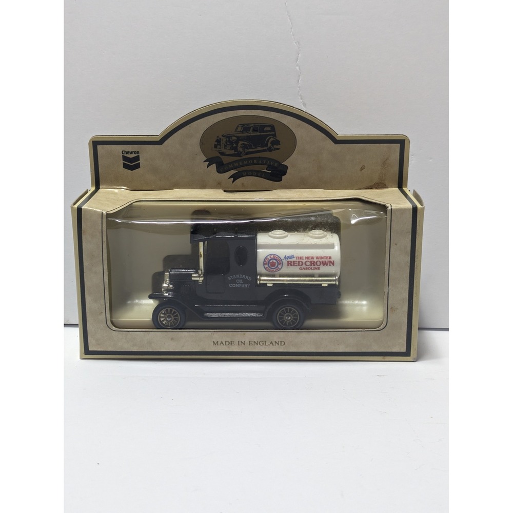 Chevron Lledo Red Crown Gasoline 1920 Model T Ford Die-Cast Metal Replica